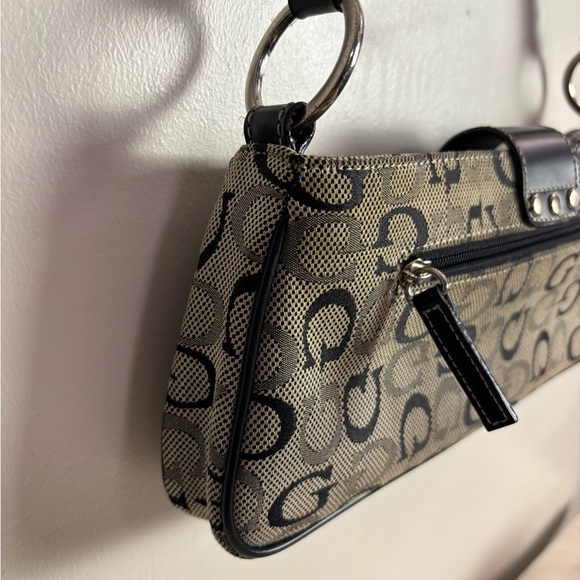 G by Guess Y2K Shoulder Bag w/ Multiple Zippers & Signature Print - Picture 5 of 16